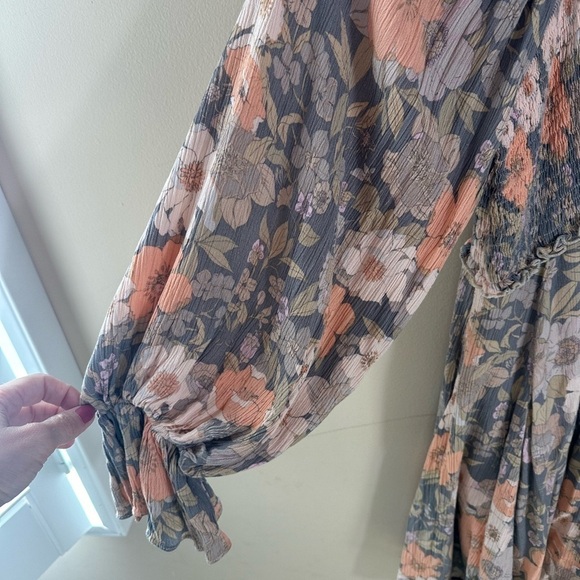 FATE boho smocked balloon sleeve muted color floral dress family photo! Size S - Picture 6 of 7